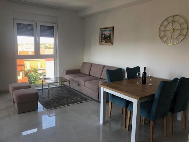 Urania Apartment *